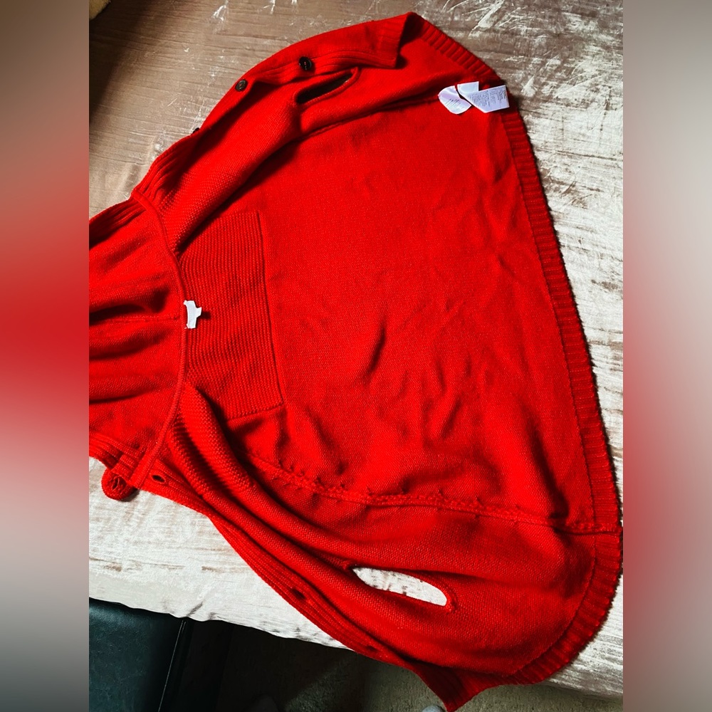Authentic Gucci Red Girls' Knit Hooded Poncho 8 - Picture 11 of 14